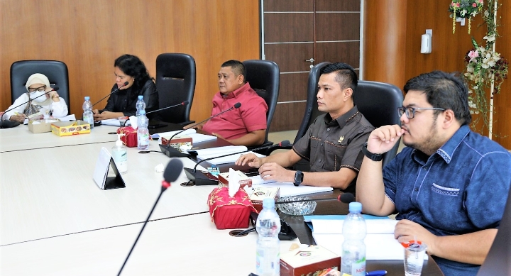 Rapat Pembahasan Ranperda Tentang Penyelenggaraan Perlindungan Anak