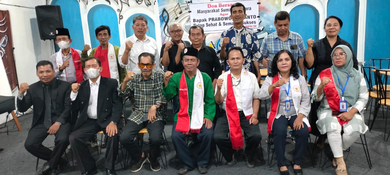 Korwil PMPHI Sumut, Drs Gandi Parapat Foto Bersama dengan Tokoh Forum Kebhinekaan Indonesia Bersatu dan peserta diskusi, Rabu (04/9/2024) (Dok. DETEKSI.co)