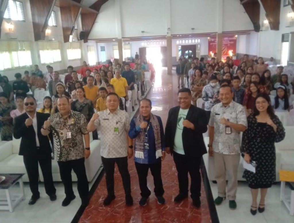 Kadis Pendidikan Kota Medan Benny Sinomba Siregar, SE. MAP Dan Sekdis Pendidikan Andy Yudistira, SPd.MPd Dan DR. Dionisius Sihombing, MSi